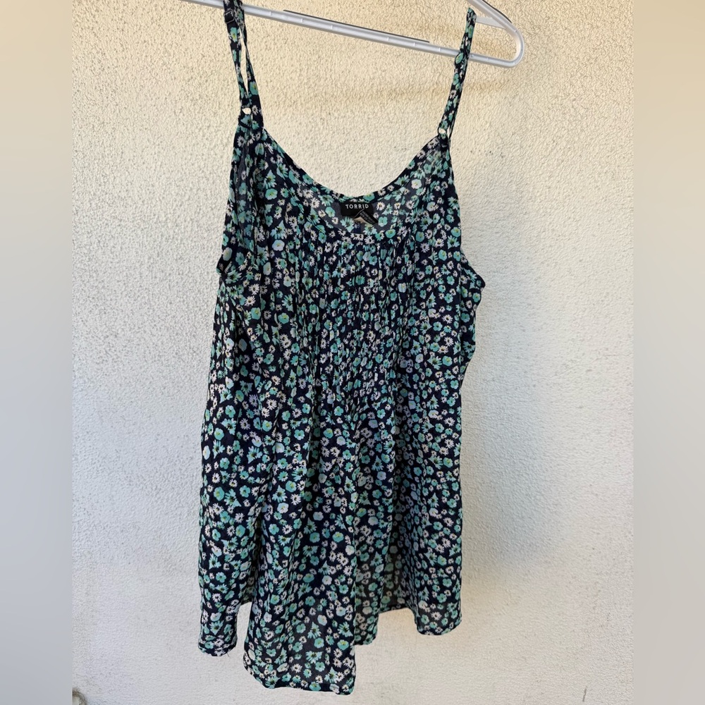 Torrid size 1xl flowy floral tank top